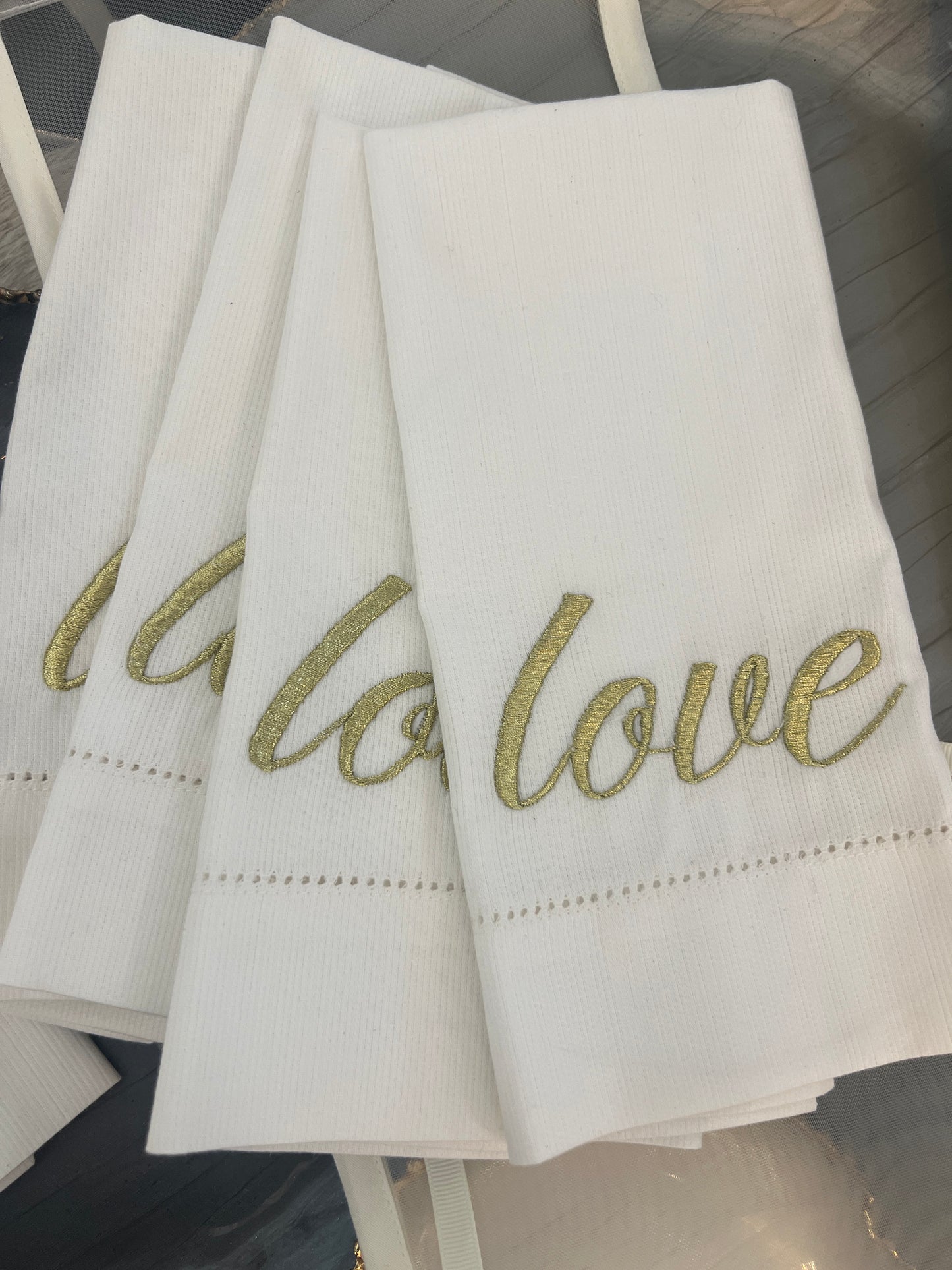 Hya “Love” Linen Towel Gold