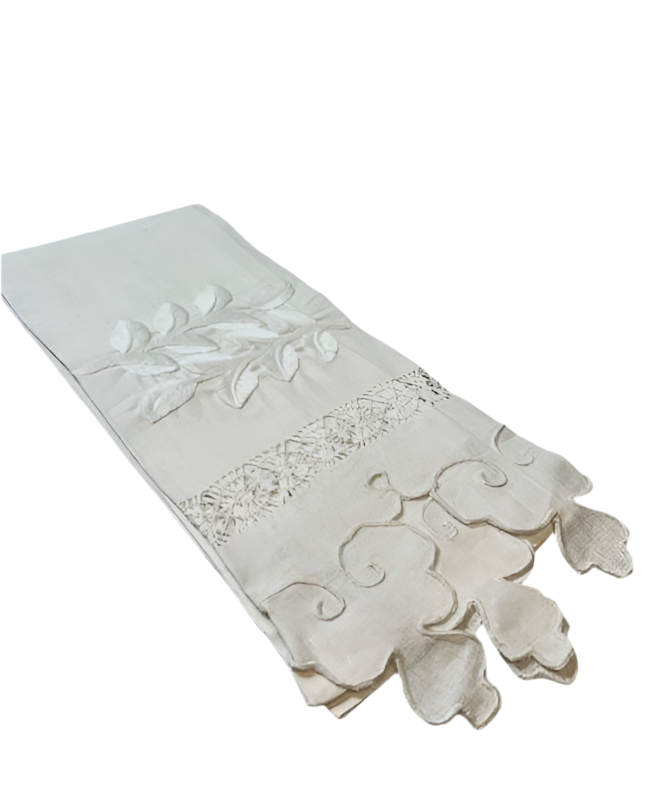 Teresa Victoria Guest Towel