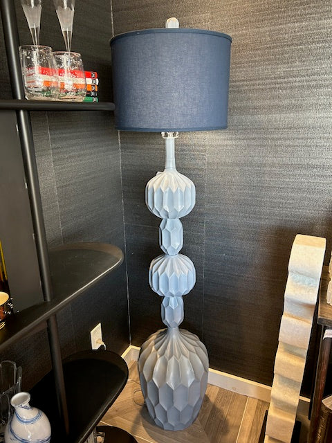 ONE MODERN FLOOR LAMP WITH SHADE