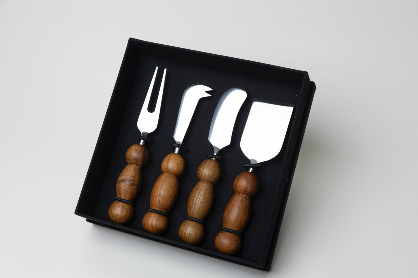 Bahari S/S Teak Pearl Shape Cheese S/4