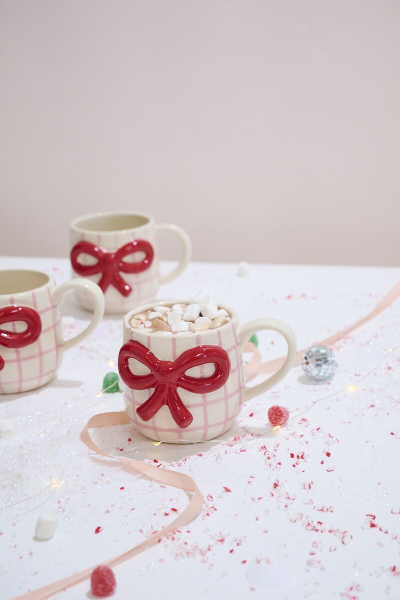 Accent Red Bow Mug