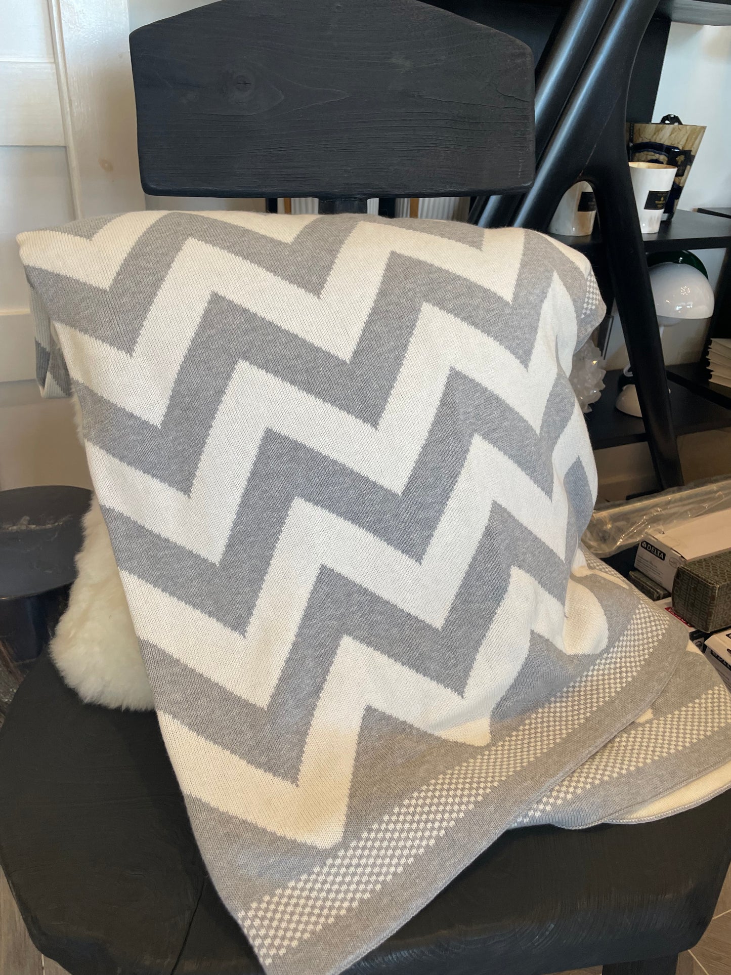 Alashan Chevron Cotton Cashmere Throw - Ash/White