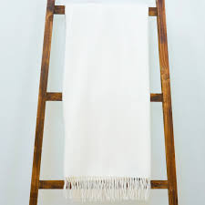 Alashan Classic Woven Throw - White