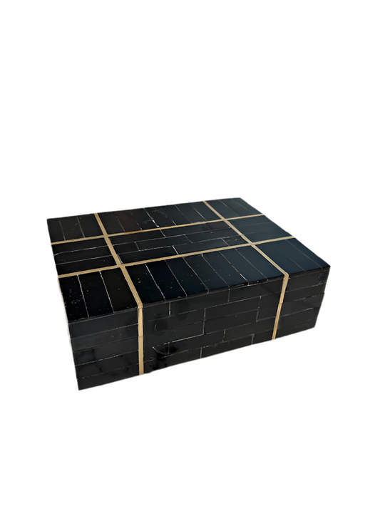 A Sanoma Blk Brass Horn Bone Box MD