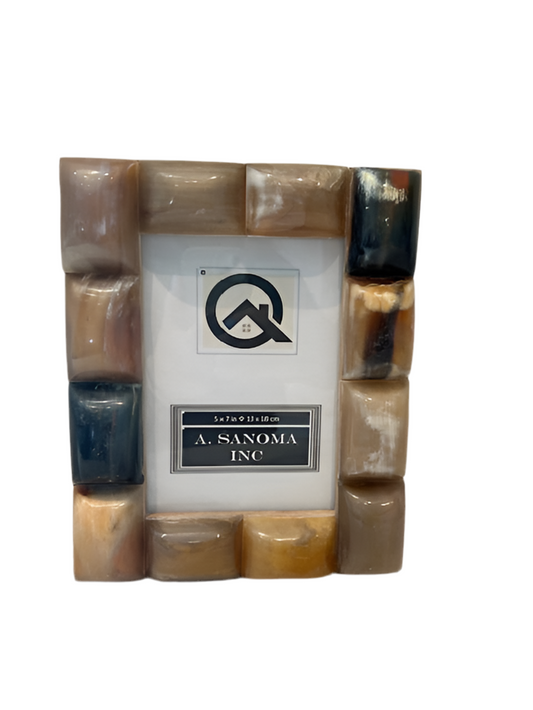 A Sanoma Unique Frame (bubble) 5x7
