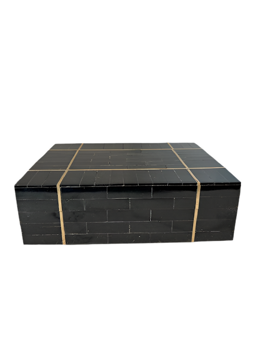A Sanoma Blk Brass Horn Bone Box LG