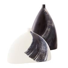 ART Plymouth Vase Black